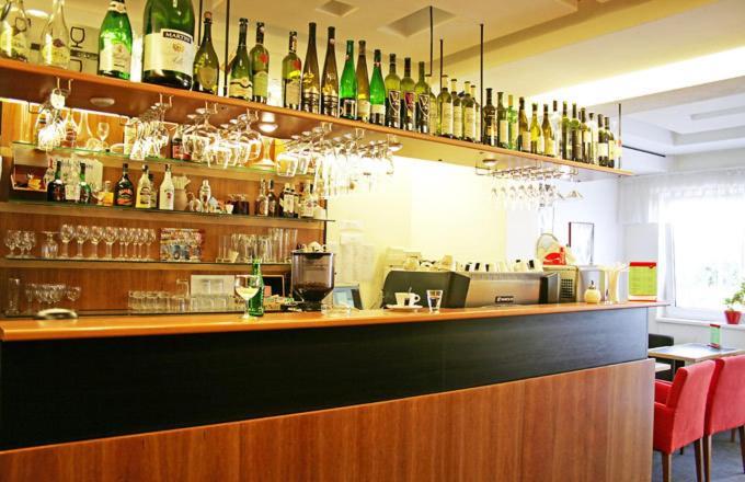 Hotel Maxim Svaty Jur Ngoại thất bức ảnh