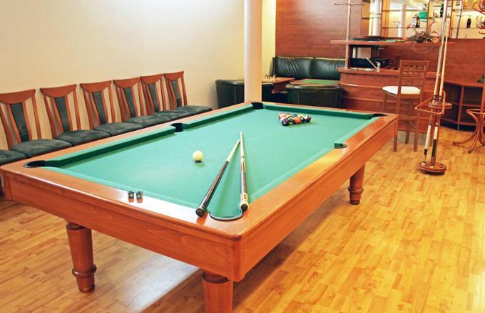 Hotel Maxim Svaty Jur Ngoại thất bức ảnh