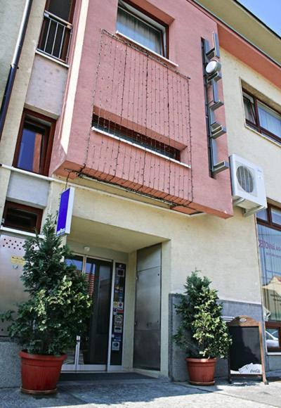 Hotel Maxim Svaty Jur Ngoại thất bức ảnh