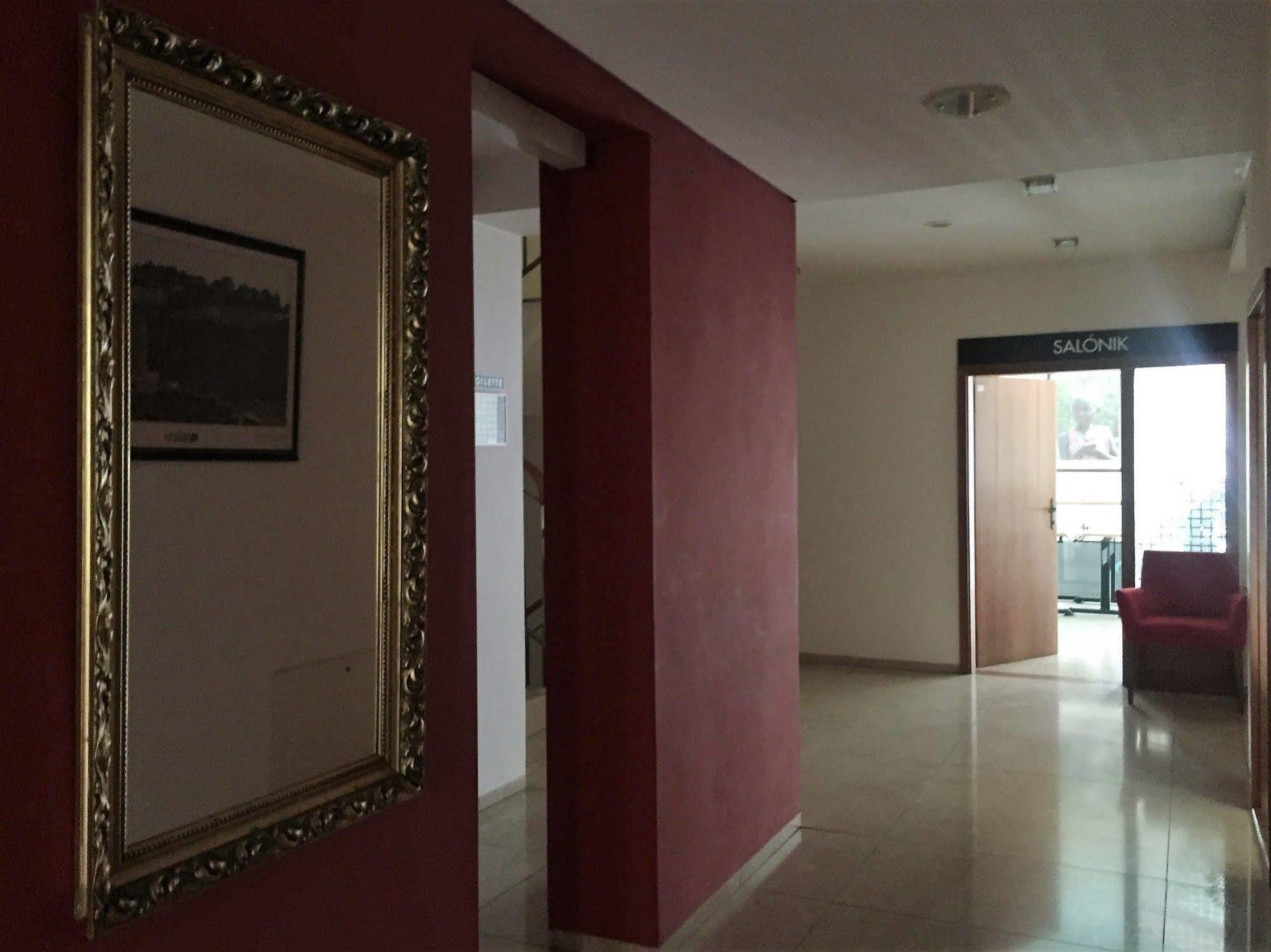 Hotel Maxim Svaty Jur Ngoại thất bức ảnh